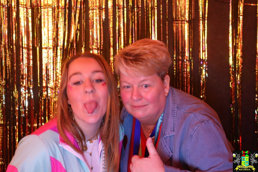 ../Images/Jeugd Opwarmbal Photobooth 420.jpg